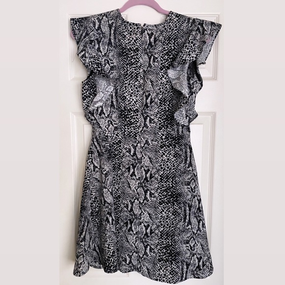 BLACK AND WHITE DRESS - Picture 2 of 2